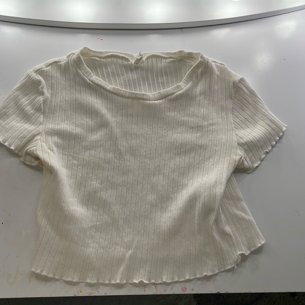 White cropped t-shirt